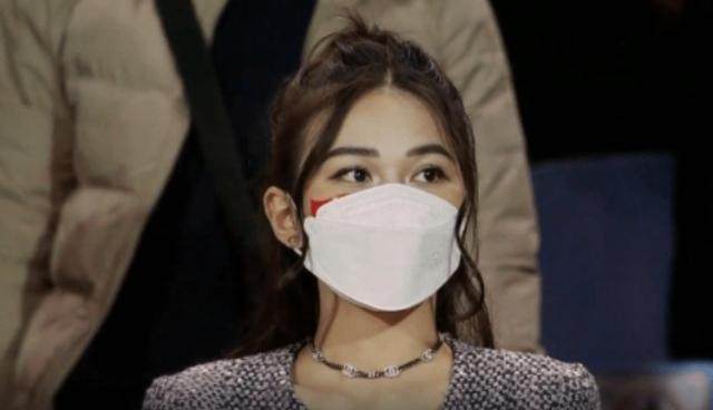 越南女球迷图鉴②越南小姐新年红包庆祝越南赢国足