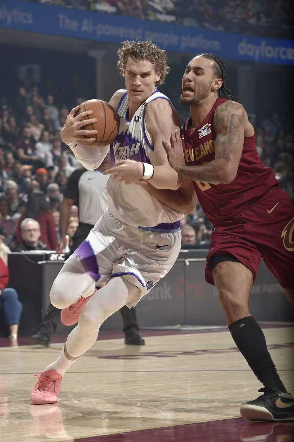 开云体育app-骑士单节轰40-20仍爆冷输爵士 乔治32+9本季10次30+比肩米切尔