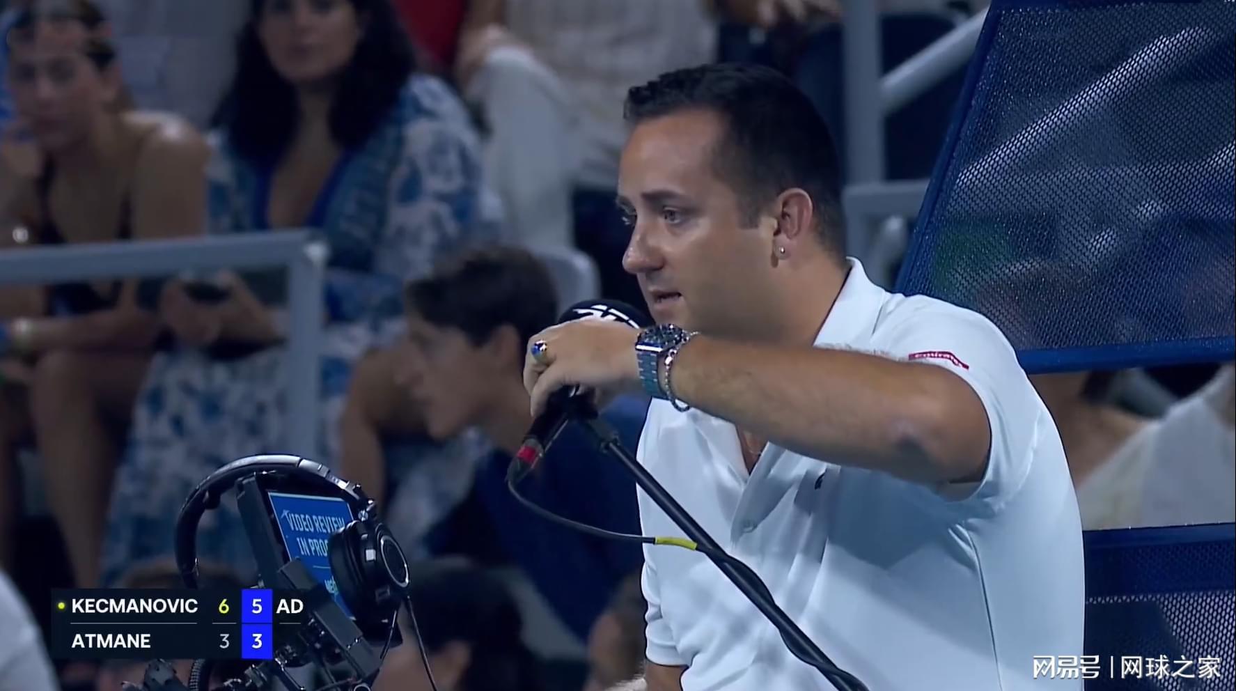 开云体育官网-历史罕见！接发球员、面对赛点、超时被罚分、直接输掉比赛